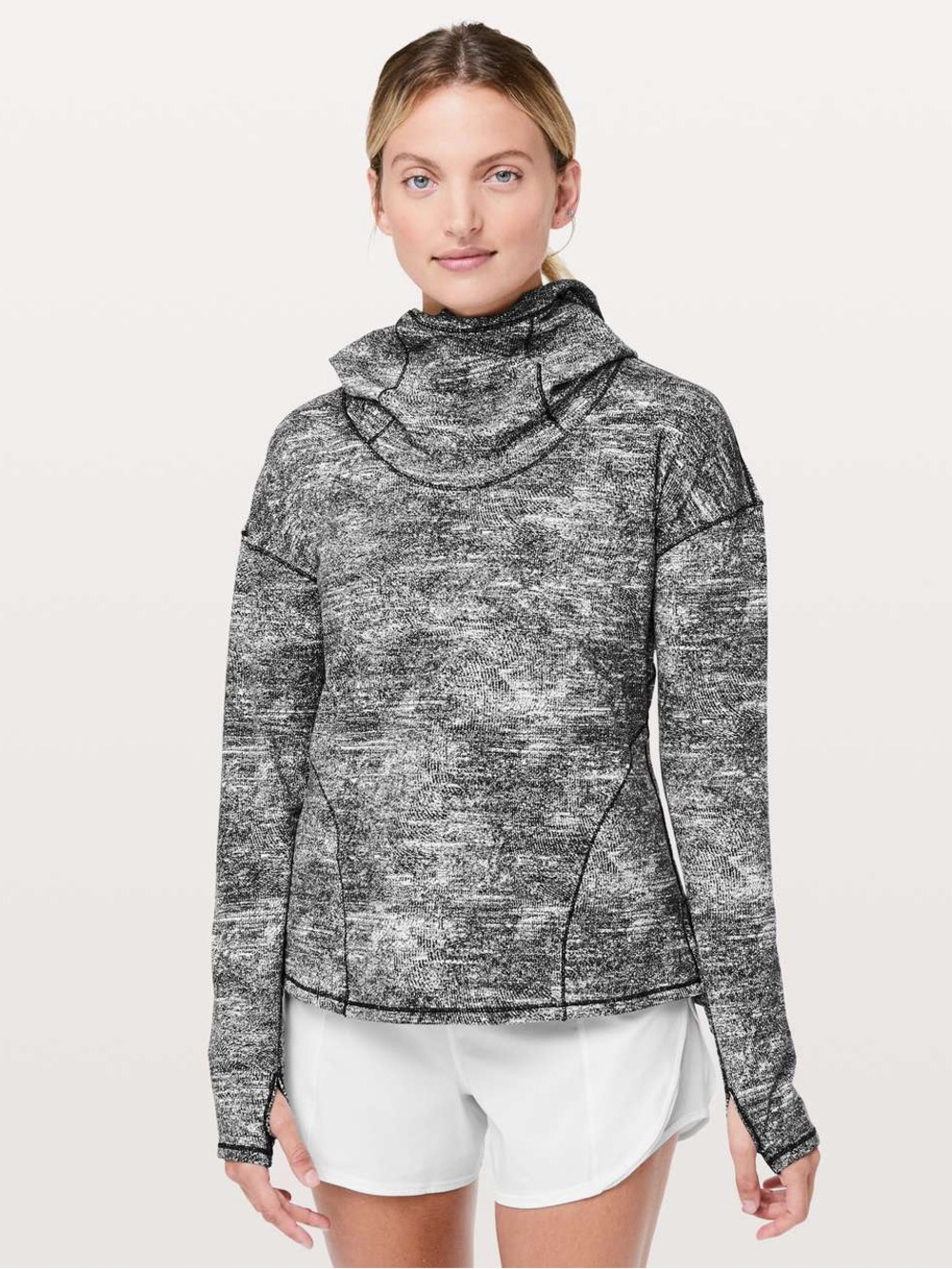 332. Lululemon Forever Endeavour Long Sleeve
Rush Jacquard Black White 8 EUC
